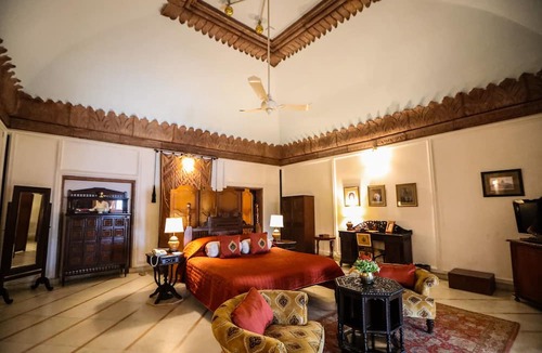 Mandore Hotel | WelcomHeritage Bal Samand Lake Palace