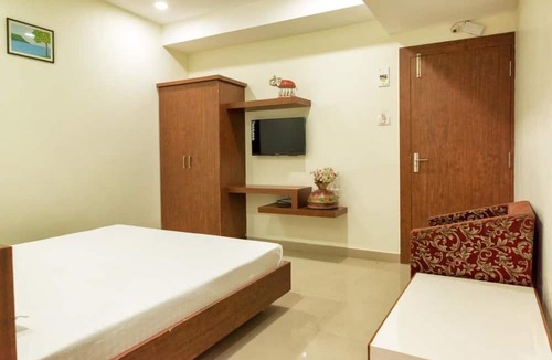 Kolar Road Hotel | Hotel Drishti, Bhopal
