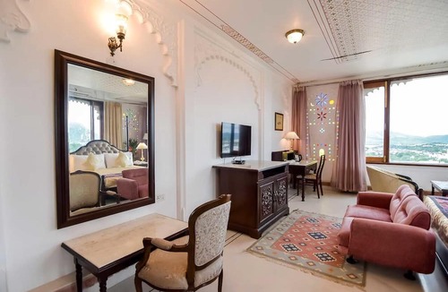 Lake Swaroop Sagar Hotel | Raj Kuber - A Boutique Lake View Hotel