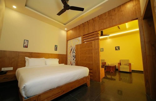 Thalassery Hotel | White Gate Luxury Hotel