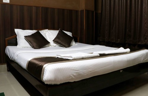 Six Mile Hotel | Om Shree Residency