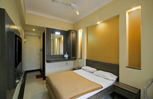 Gandhi Nagar Hotel | Royal Regency Lodge