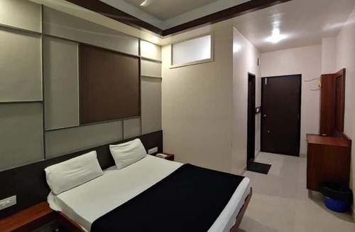 Gandhi Nagar Hotel | Royal Regency Lodge