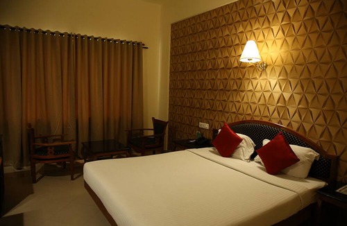 Kannur Hotel | Royal Omars