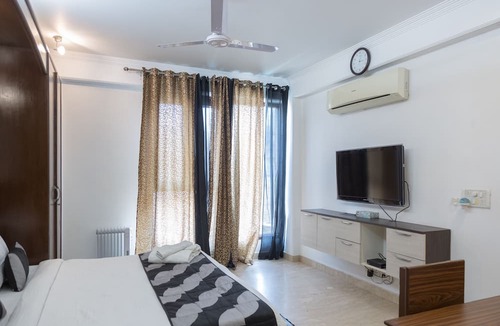 Hauz Khas Village Bed & Breakfast | Under My Roof - Classic