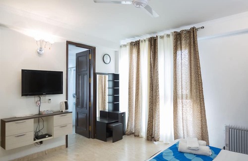 Hauz Khas Village Bed & Breakfast | Under My Roof - Classic