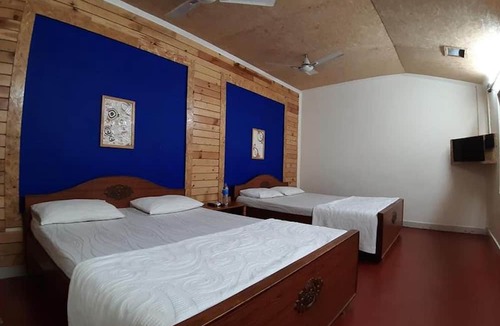 Anaimalai House | Room in Lodge - Royal Cottage, Anaimalai Multiple Room