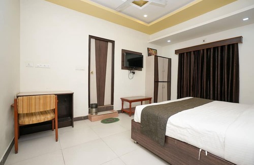 Central Area Hotel | Hotel Opera Inn near Central Bus Stand