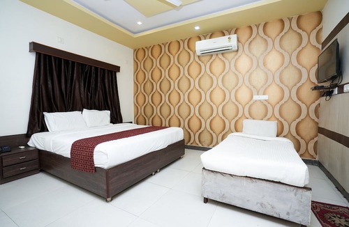 Central Area Hotel | Hotel Opera Inn near Central Bus Stand