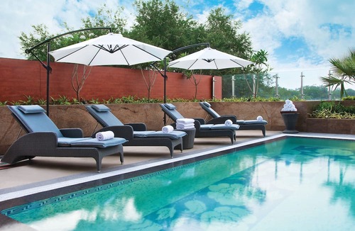 Begumpet Resort | Vivanta Hyderabad, Begumpet