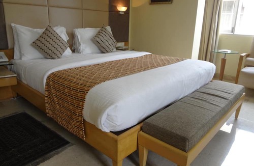 Wellington Pier Hotel | Ascot Hotel