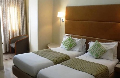 Wellington Pier Hotel | Regent Hotel