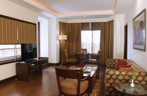 Mumbai Resort | The Retreat Hotel & Convention Centre