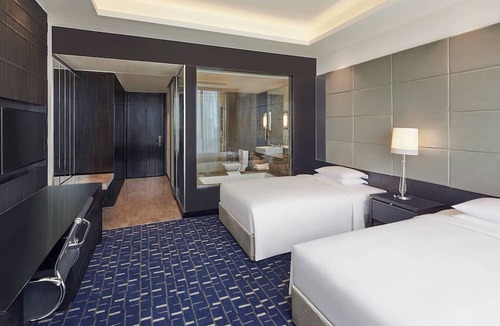 Gandhi Nagar Hotel | Renaissance Bengaluru Race Course Hotel