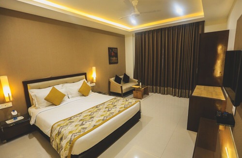Ujjain Hotel | Rudraksh Club & Resort
