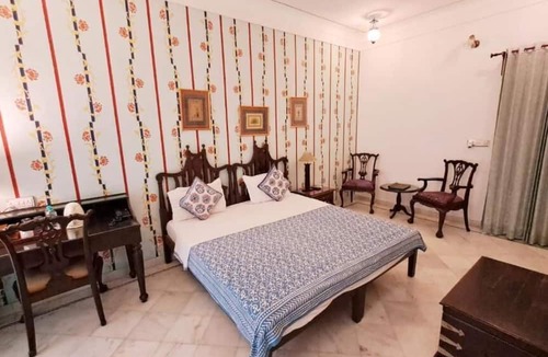 Udaipur City Centre Hotel | HOTEL MAHENDRA PRAKASH