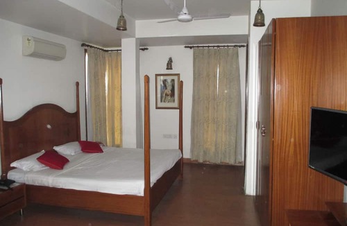New Delhi Bed & Breakfast | East End Retreat