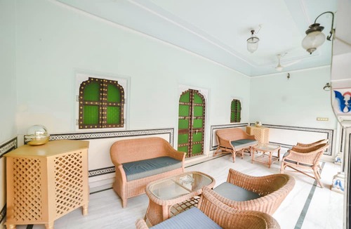 Amer Fort Road Hotel | Hotel Saba Haveli