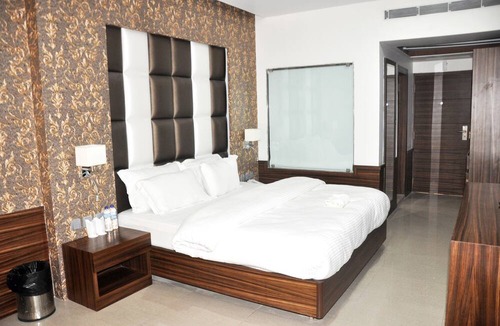 Yupia Hotel | Waii Inetrnational Hotel