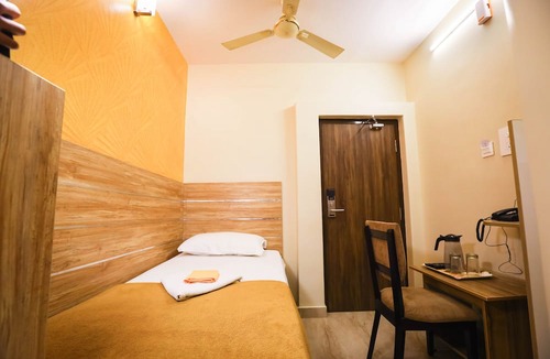 Rajajinagar Hotel | Vajra Heritage