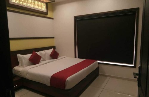 Kakkanchery Hotel | Hotel Le Moshe Inn