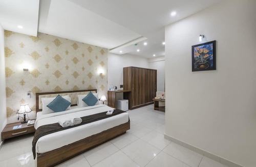 Chandapura Hotel | TS Royal Grand - Attibele, Hosur