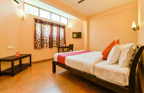 Vypin Hotel | OYO 13415 Cherai Village Home Stay
