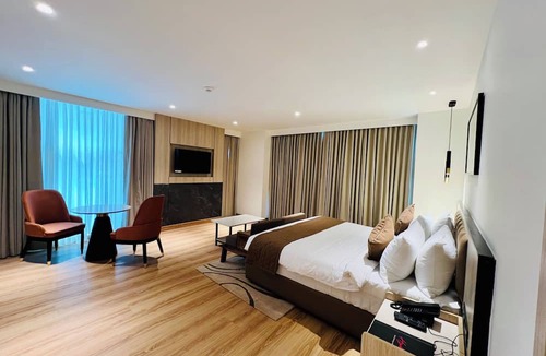 Sector 62 Hotel | Hyphen Business Hotel