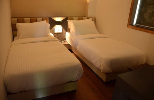 Police Bazar Hotel | Hotel Aura