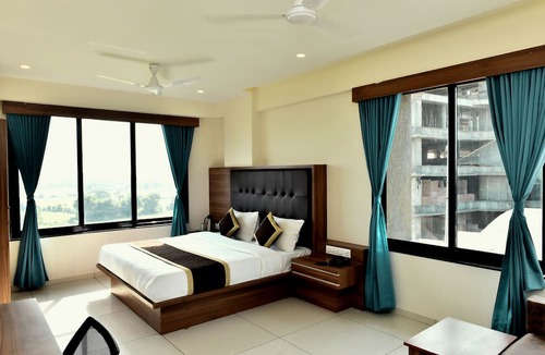 Ahmedabad Hotel | The Castle Crown - Hotel Royal Square, Ahmedabad
