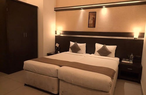 Kadubeesanahalli Hotel | Nagarjuna Suites