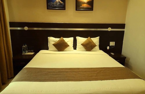Kadubeesanahalli Hotel | Nagarjuna Suites