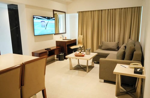 Khar Hotel | Ramee Techome
