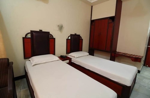 Gopalapuram Hotel | Hotel Naveen