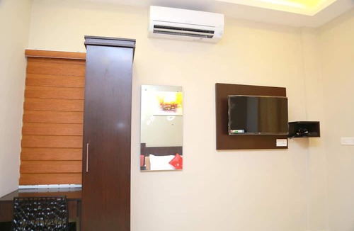 Mamangalam Hotel | Metro Residency