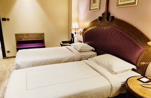 Hampankatta Hotel | Hotel Sai Palace, Mangalore