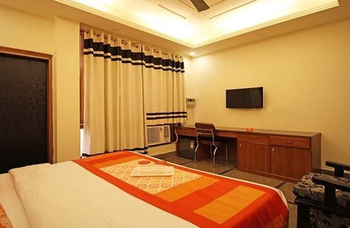 Sector 70 Hotel | Stay At 203