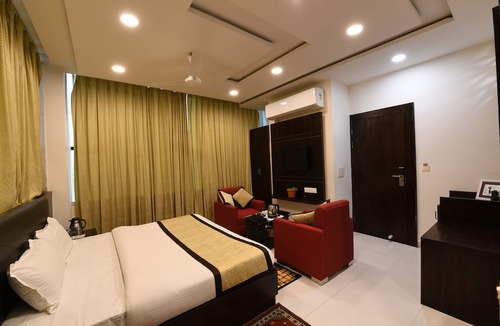 Mathura Hotel | Madhav Muskan Residency