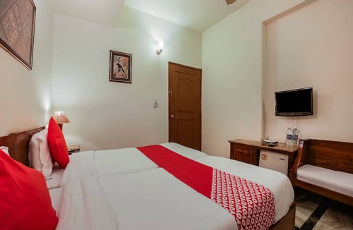 Pink City Hotel | OYO 27041 Hotel Luna Rosa