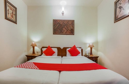 Pink City Hotel | OYO 27041 Hotel Luna Rosa