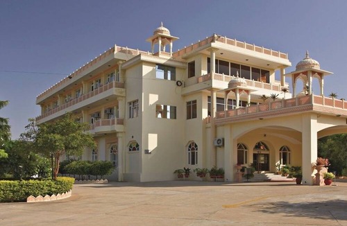 Kalwad Kalan and Khurd Hotel | Shubham Resort
