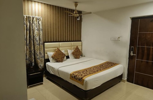 Triplicane Hotel | The Kings Park Residency