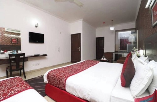 Jasola Hotel | Hotel Jashn Inn near Apollo Hospital, Delhi