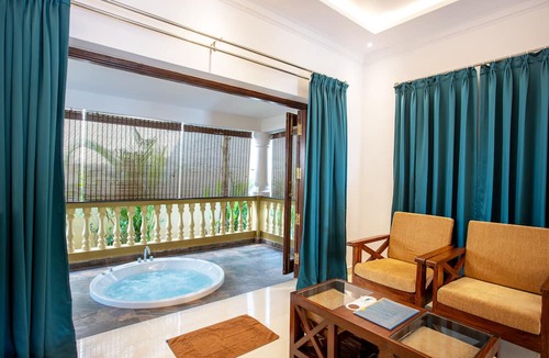Vagator Hotel | Cochichos Resort