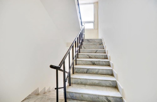 MVP Colony House | Deluxe With Twin Bed Lotus Park Hotel