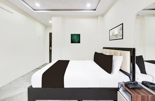 MVP Colony House | Deluxe With Twin Bed Lotus Park Hotel
