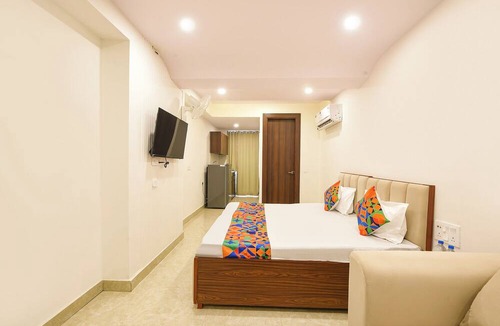 Udyog Vihar Hotel | Fabhotel Durga Luxury Studio