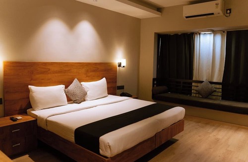 HSR Layout Hotel | The Elite Royale