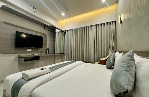 Gandhinagar Hotel | THE ROYAL ERA HOTEL Gandhinagar