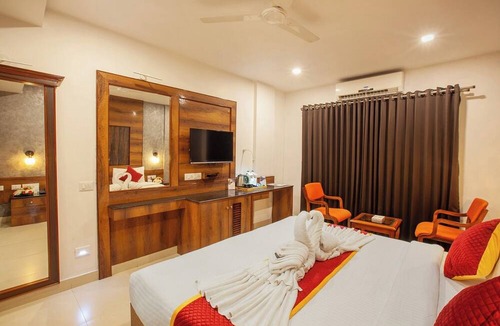 Kochi Hotel | Hotel Laals Inn Grand